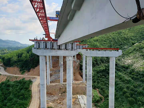 湖北襄樊架桥机租赁160吨双悬臂架