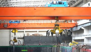 比普通桥式起重机更高效