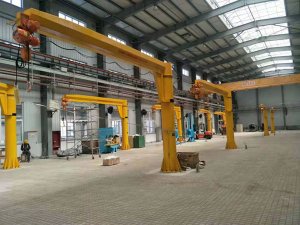 1 吨级悬臂吊上线！车间狭